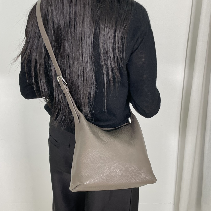J PLACE東大門㊣直郵女裝新款熱賣休閑職業推薦單肩斜跨包J PLACE單肩/斜跨包
