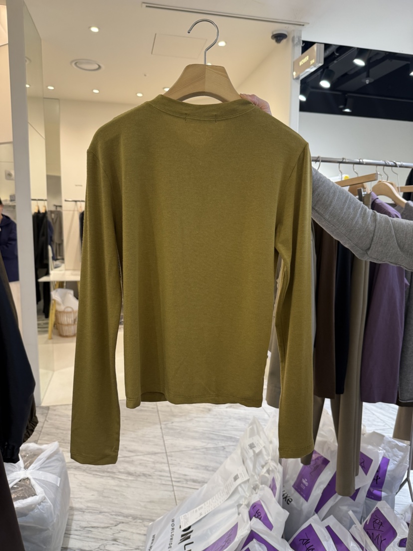 YIKHO STYLE東大門㊣實拍女士新品熱賣推薦長袖T恤褶皺開衫YIKHO STYLE長袖T恤