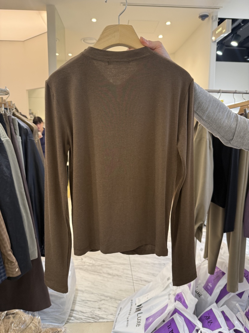 YIKHO STYLE東大門㊣實拍女士新品熱賣推薦長袖T恤褶皺開衫YIKHO STYLE長袖T恤