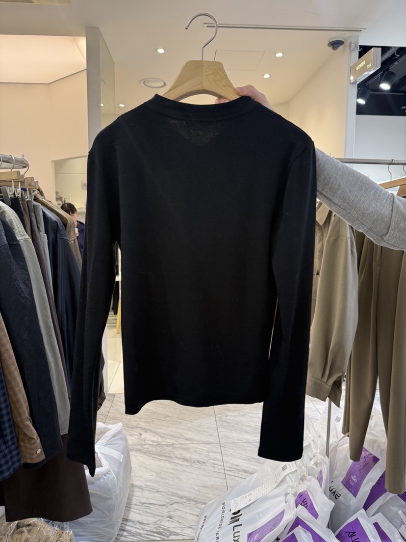 YIKHO STYLE東大門㊣實拍女士新品熱賣推薦長袖T恤褶皺開衫YIKHO STYLE長袖T恤
