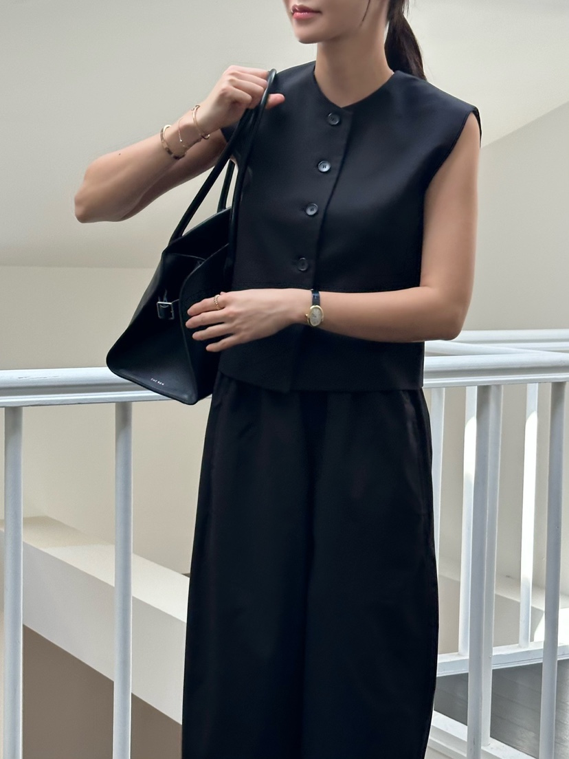 LE VASE韓國直郵㊣女裝新款熱賣職業休閑人氣推薦25秋冬馬甲LE VASE馬甲