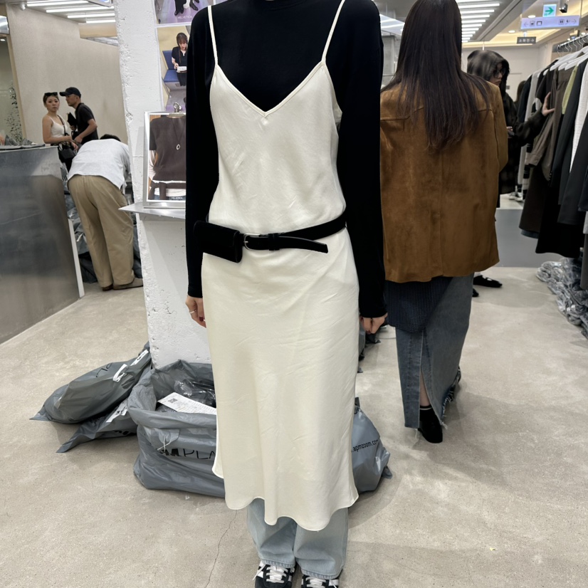 HELVETICA東大門㊣實拍女裝新款熱賣人氣連衣裙不含腰帶緞面HELVETICA連衣裙圖色2