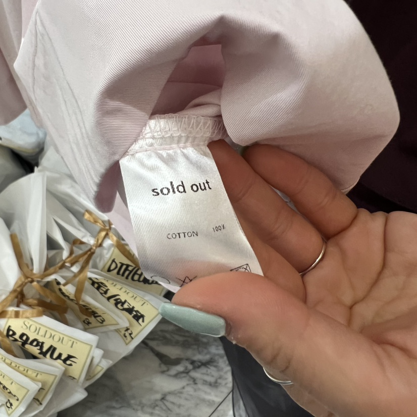 SOLD OUT韓國代購㊣女士新款真品職業人氣時尚熱賣襯衫蕾絲衫SOLD OUT襯衫/蕾絲衫