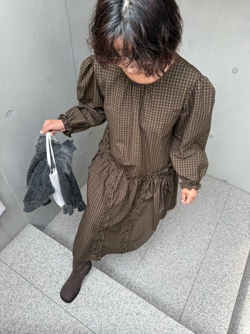 OLI SEOUL東大門㊣直郵女士新款真品休閑連衣裙荷葉邊格紋OLI SEOUL連衣裙