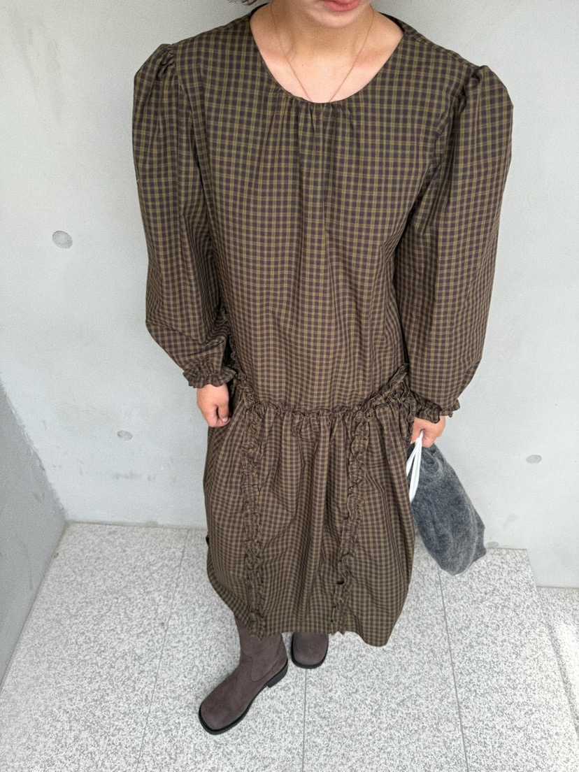 OLI SEOUL東大門㊣直郵女士新款真品休閑連衣裙荷葉邊格紋OLI SEOUL連衣裙
