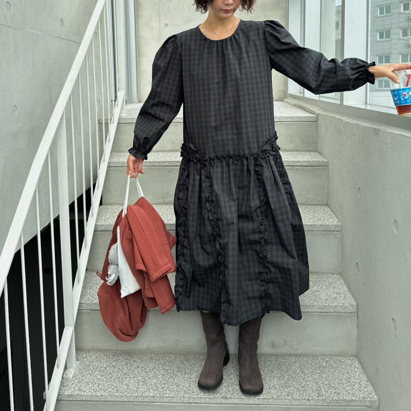 OLI SEOUL東大門㊣直郵女士新款真品休閑連衣裙荷葉邊格紋OLI SEOUL連衣裙