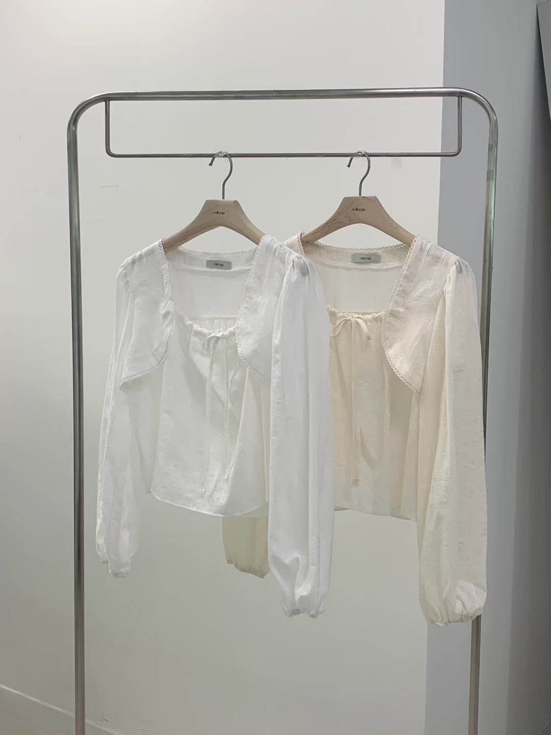 MELLOUNGE-멜라운지-T東大門㊣直郵女裝新品時尚襯衫蕾絲衫MELLOUNGE-T襯衫/蕾絲衫