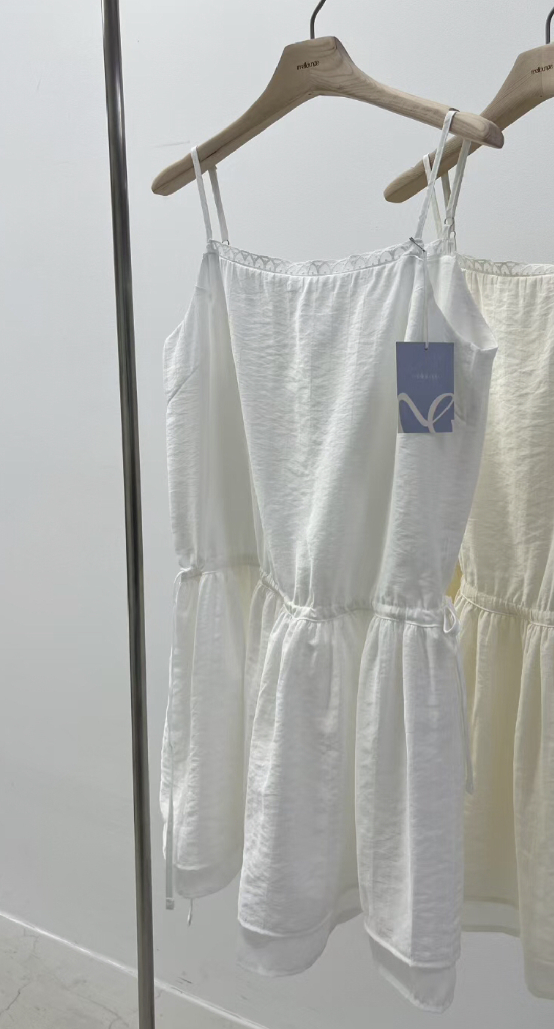 MELLOUNGE-멜라운지-T韓國直郵㊣女裝新款25秋冬連衣裙褶皺緊身MELLOUNGE-T連衣裙圖色1