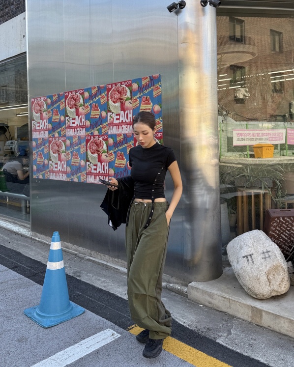 D2/A2韓國代購㊣女裝新款熱賣25秋冬真品職業人氣時尚推薦T恤D2/A2T恤