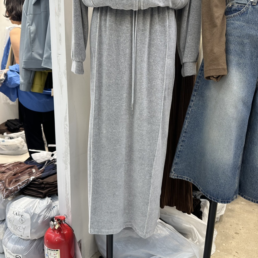 ORRD韓國直郵㊣女裝新品熱賣人氣25秋冬推薦時尚真品長裙絲絨ORRD長裙圖色1