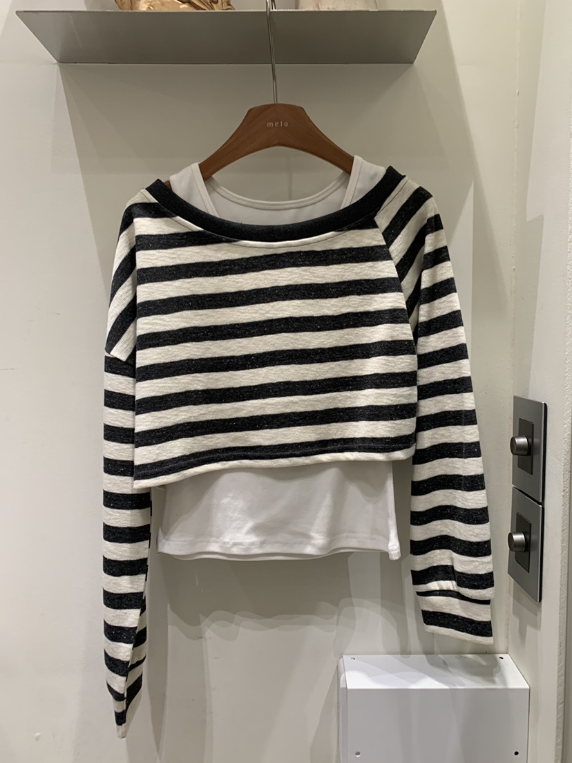 MELO東大門㊣實拍女裝新品職業真品人氣時尚衛衣不含內搭露肩MELO衛衣圖色2