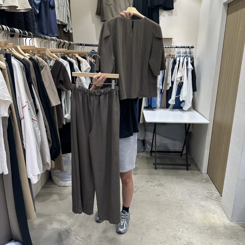 HOLYBANANA東大門㊣直郵女裝新品真品休閑熱賣人氣時尚套裝groovy.H/HOLYBANANA套裝