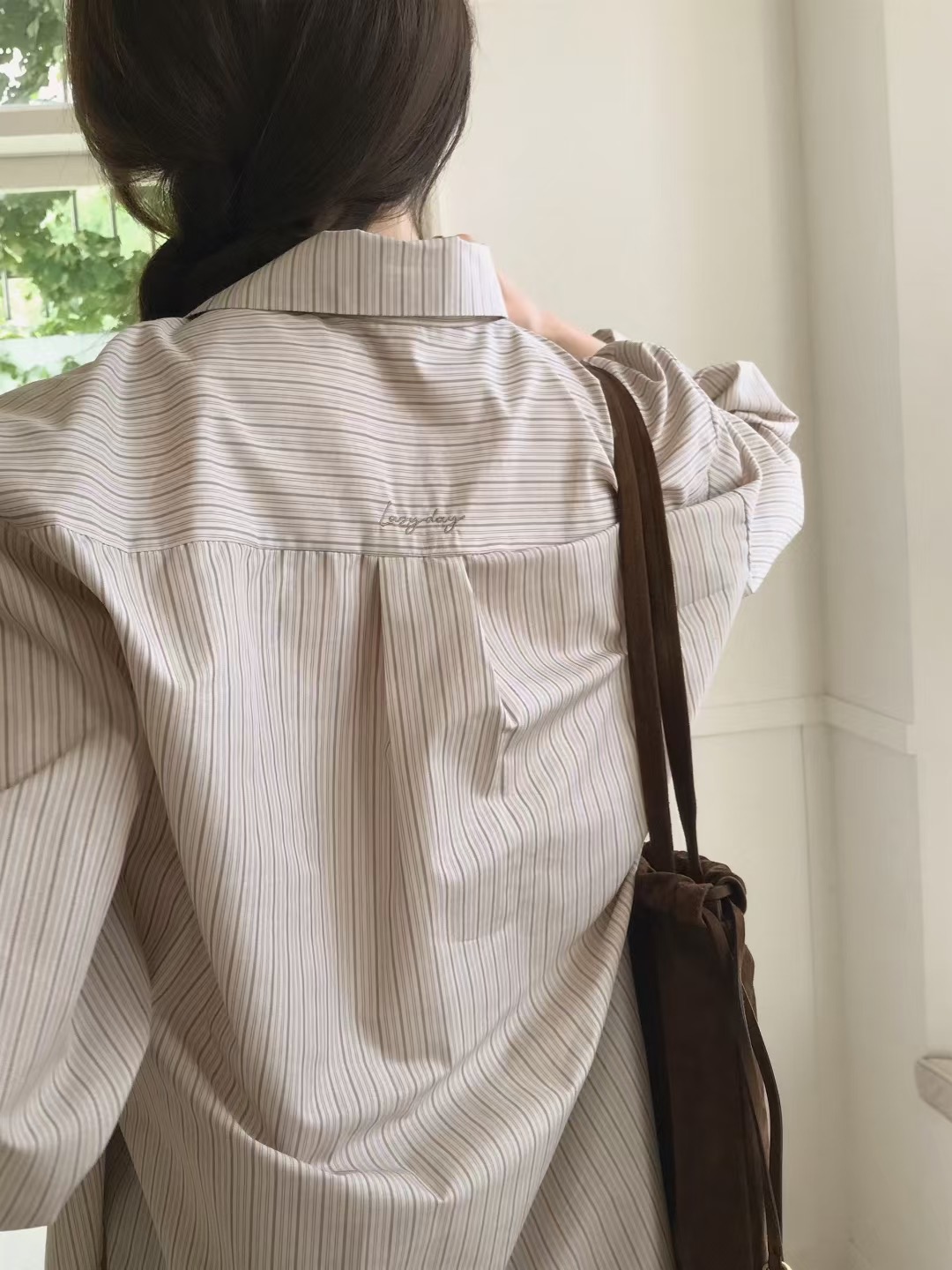 OUIR東大門㊣代購女裝新款人氣25秋冬時尚熱賣真品襯衫蕾絲衫OUIR襯衫/蕾絲衫