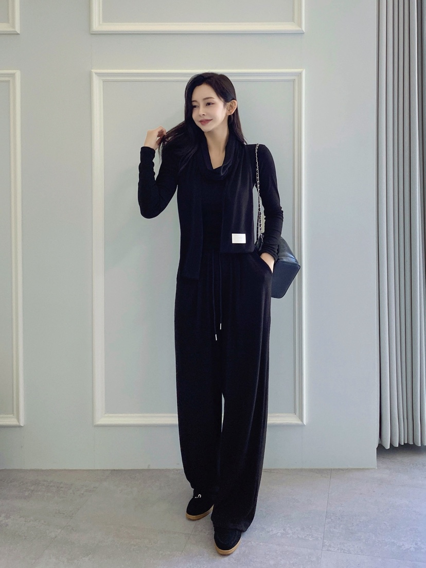 CLOTH韓國代購㊣女裝新款推薦休閑人氣25秋冬長袖T恤含圍巾V領CLOTH長袖T恤
