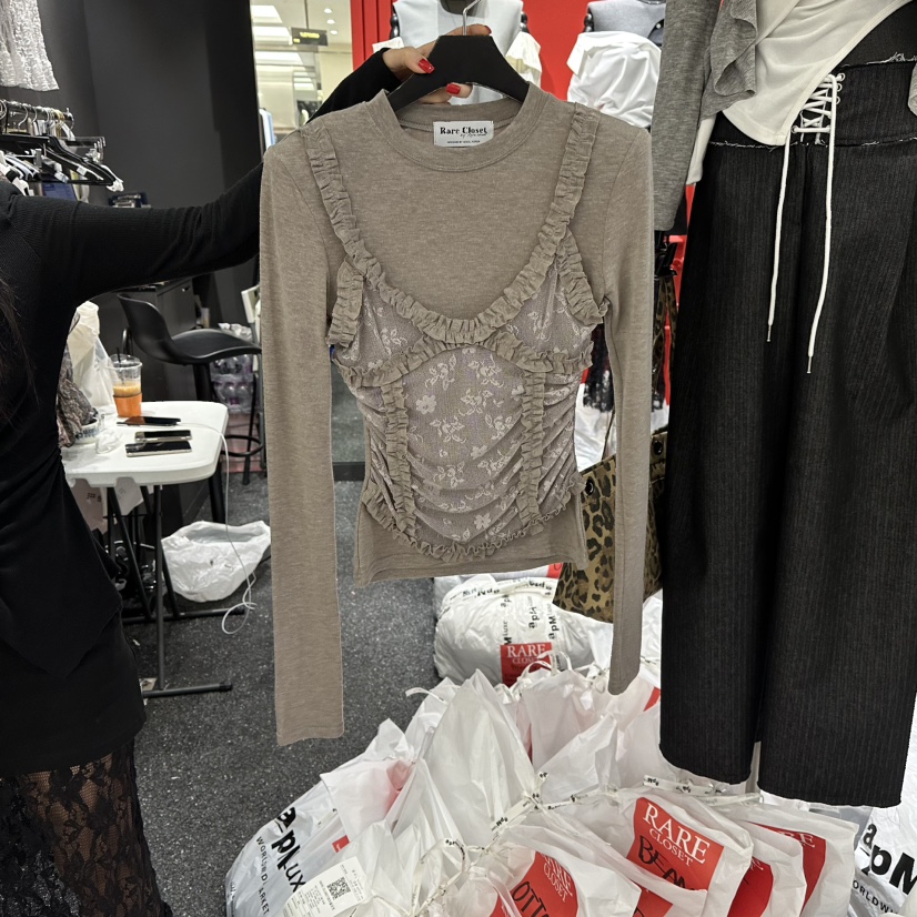 RARE CLOSET東大門㊣直郵女士新品熱賣人氣長袖T恤假兩件蕾絲RARE CLOSET長袖T恤圖色2