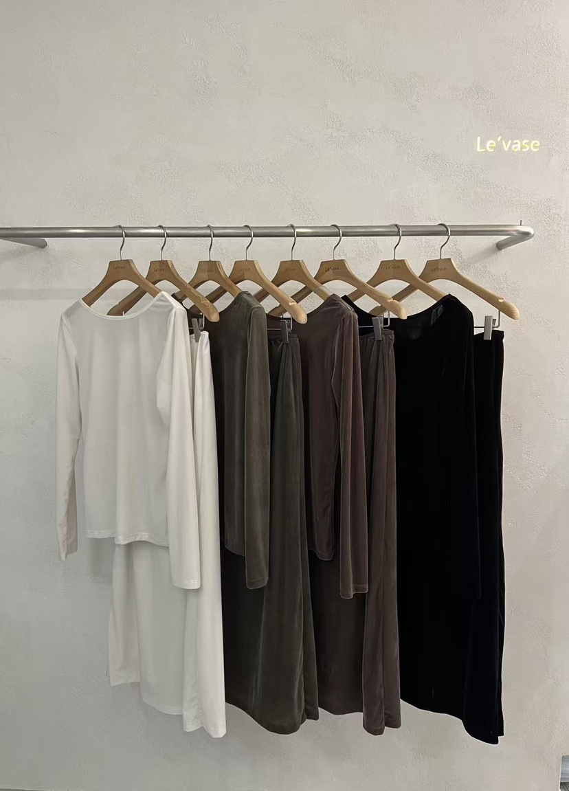 LE VASE韓國直郵㊣女士新款25秋冬職業真品時尚熱賣長袖T恤LE VASE長袖T恤