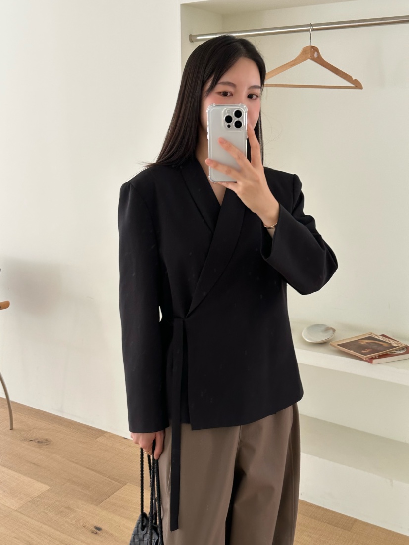 LE VASE韓國直郵㊣女裝新品時尚熱賣真品25秋冬推薦職業夾克LE VASE夾克圖色2