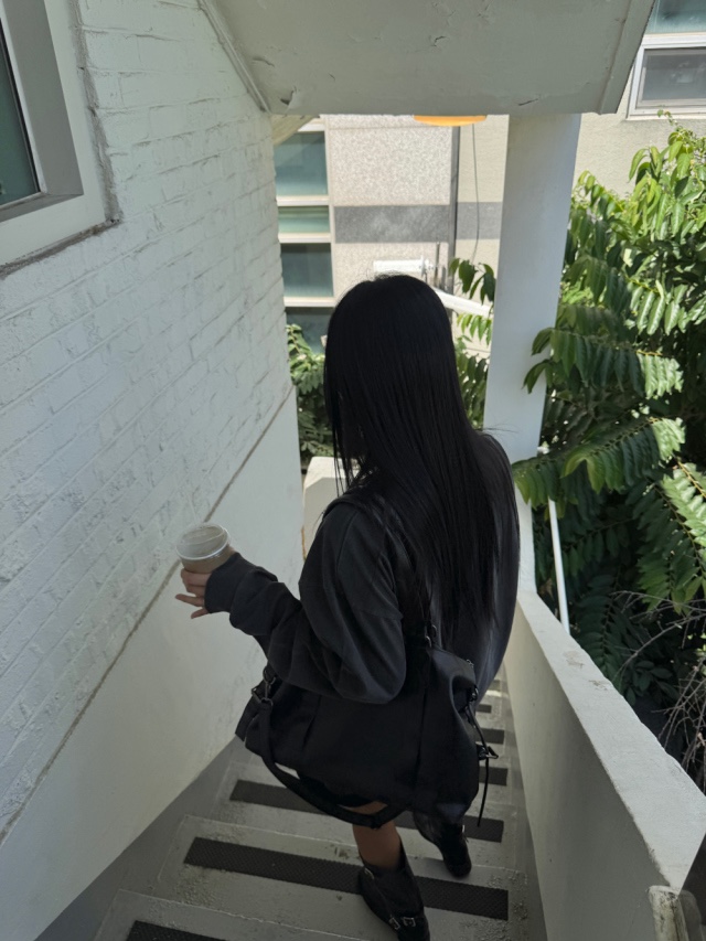 KSUBI韓國代購㊣女裝新品推薦時尚25秋冬人氣職業熱賣長袖T恤KSUBI長袖T恤