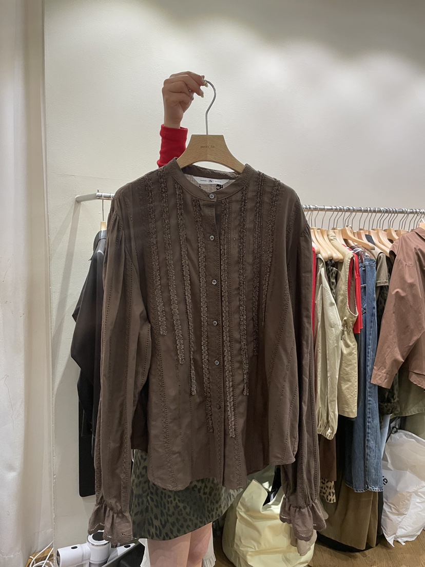 AUVERFIT東大門㊣代購女裝新款休閑人氣25秋冬襯衫蕾絲衫荷葉邊AUVERFIT襯衫/蕾絲衫圖色2