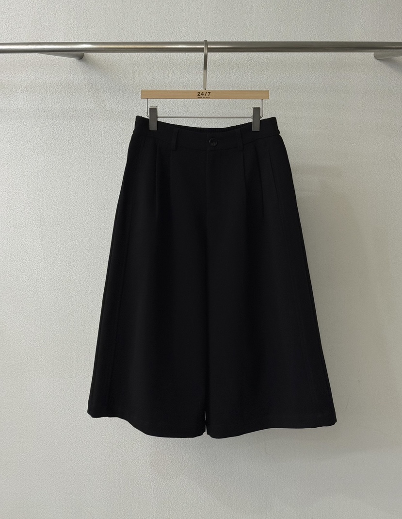 TWENTY FOUR SEVEN24-7東大門㊣直郵女裝新品職業短褲九分TEWNTY FOUR SEVEN24-7短褲圖色2黑色