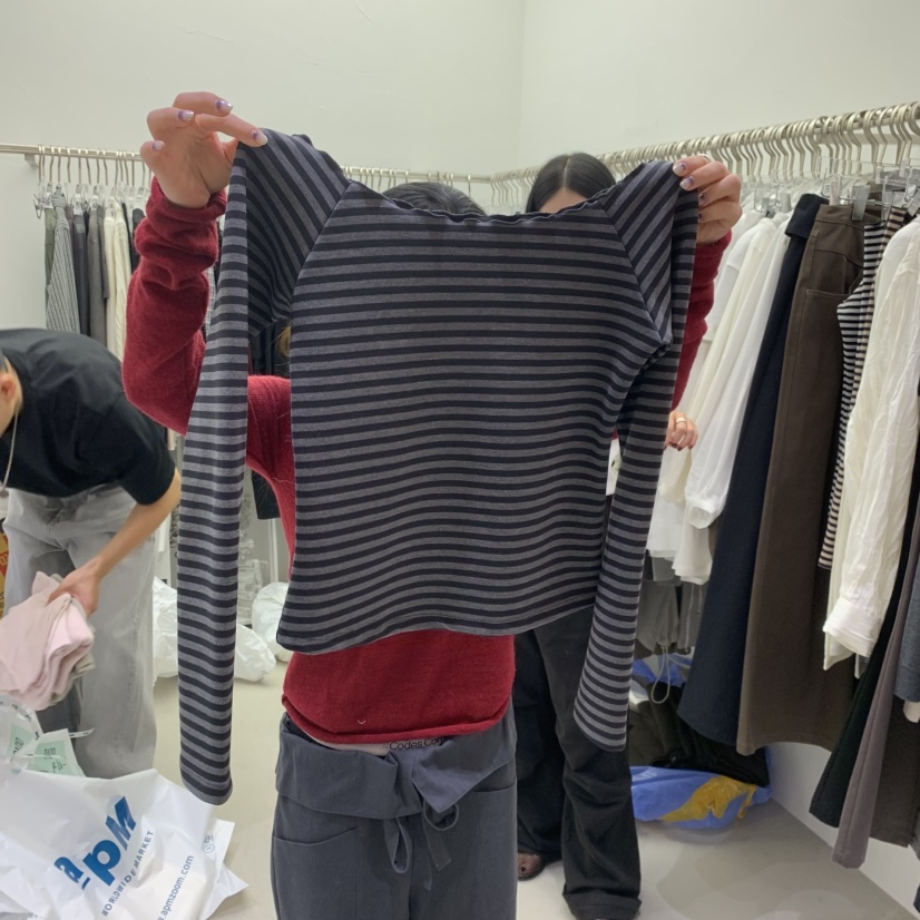 PADO東大門㊣實拍女裝新款人氣熱賣時尚25秋冬真品長袖T恤露肩PADO長袖T恤圖色3