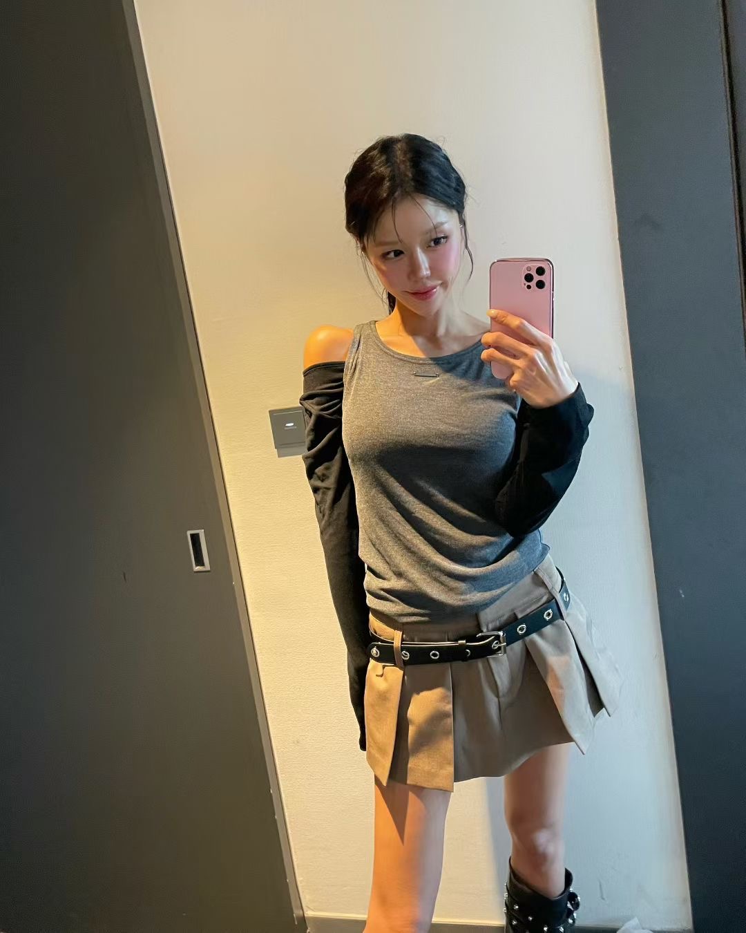 JAD韓國代購㊣女士新款25秋冬職業時尚休閑吊帶背心不含內搭A.SOLE吊帶/背心圖色3