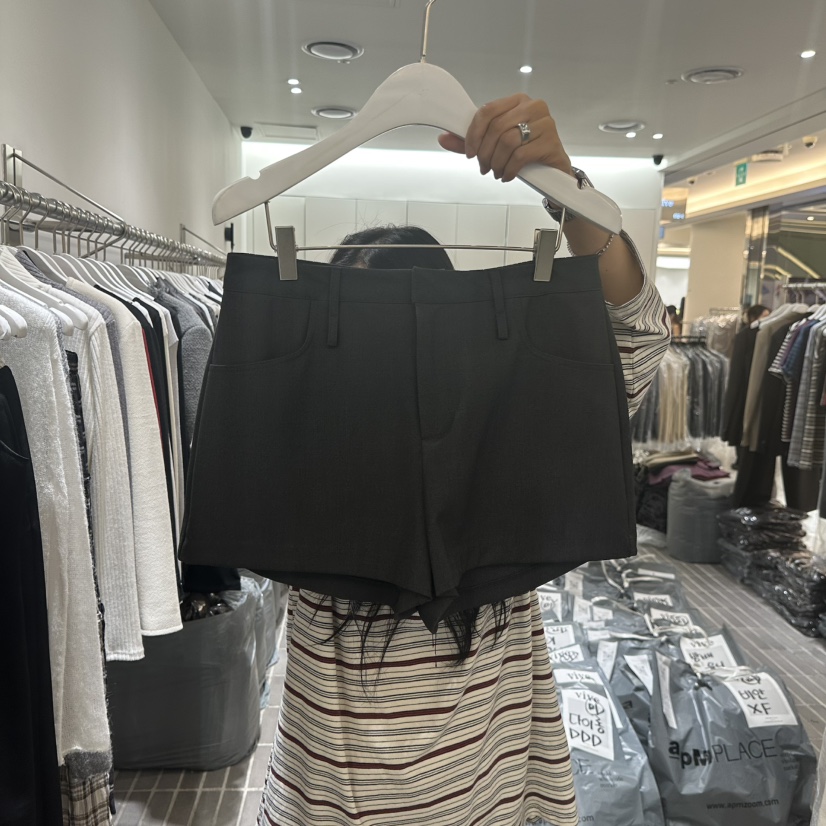 VIVE東大門㊣代購女裝新品真品時尚人氣休閑熱賣推薦短褲羊毛VIVE短褲圖色2墨色