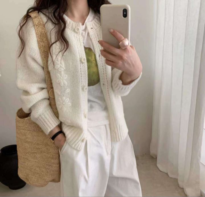 FEMME韓國代購㊣女士新款時尚推薦休閑職業針織衫刺繡花朵開衫FEMME針織衫