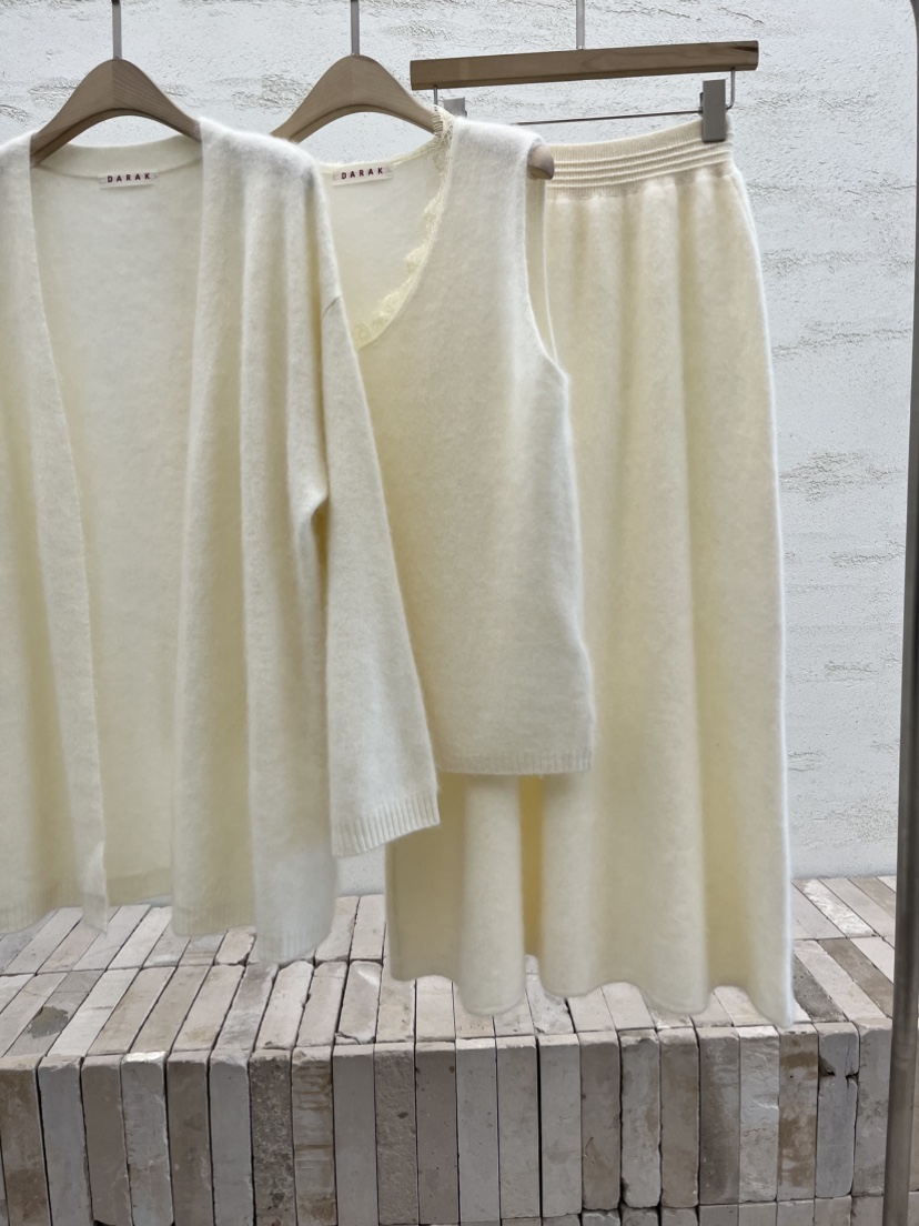 DARAK東大門㊣實拍女裝新品熱賣真品人氣職業休閑吊帶背心蕾絲DARAK吊帶/背心