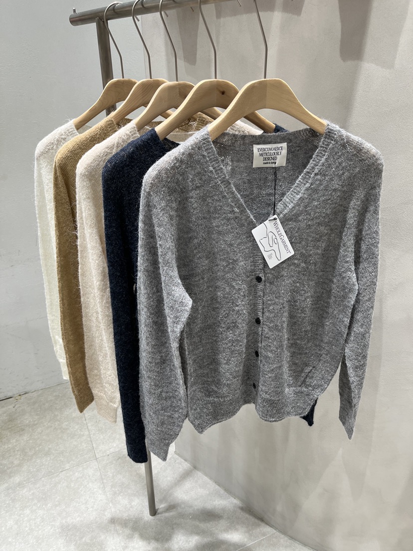 EVERCOMMERCE METICULOUSLY DESIGNED韓國代購㊣女士新款推薦針織衫EVERCOMMERCE針織衫