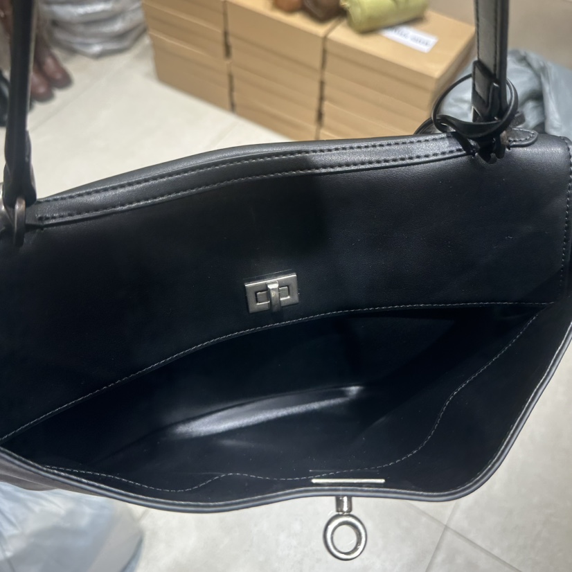 DONNA 8東大門㊣實拍女裝新款熱賣真品時尚人氣單肩斜跨包DONNA 8單肩/斜跨包