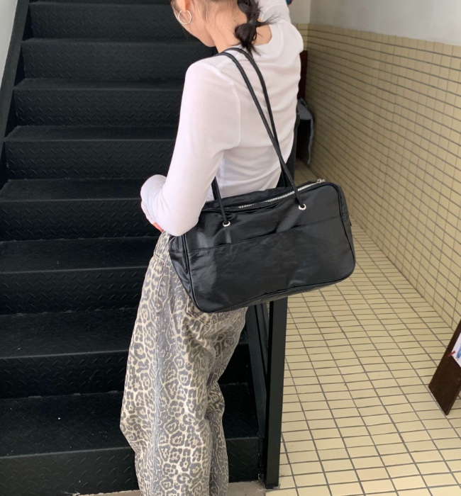 POSH BLUE東大門㊣直郵女士新款推薦職業25秋冬單肩斜跨包口袋POSH BLUE單肩/斜跨包