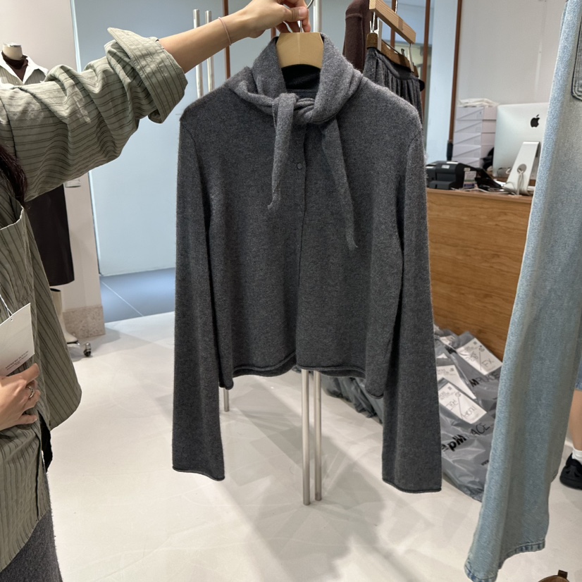 ANDMORE BUTTON韓國直郵㊣女士新品真品針織衫含圍巾套裝浣熊開衫ANDMORE BUTTON針織衫圖色2