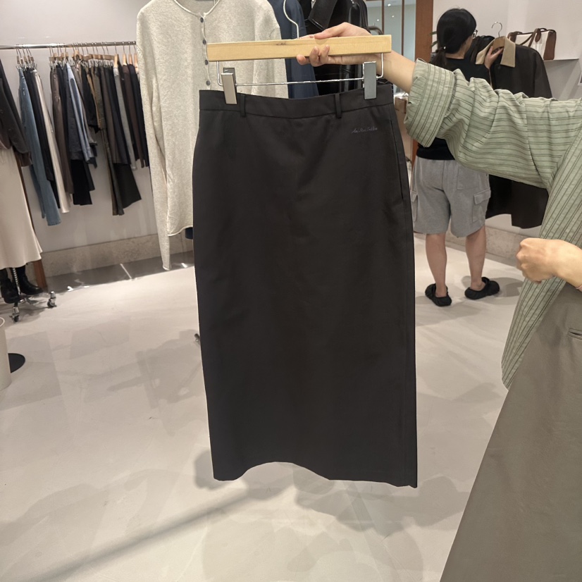 ANDMORE BUTTON東大門㊣直郵女士新款真品休閑時尚職業長裙ANDMORE BUTTON長裙圖色2