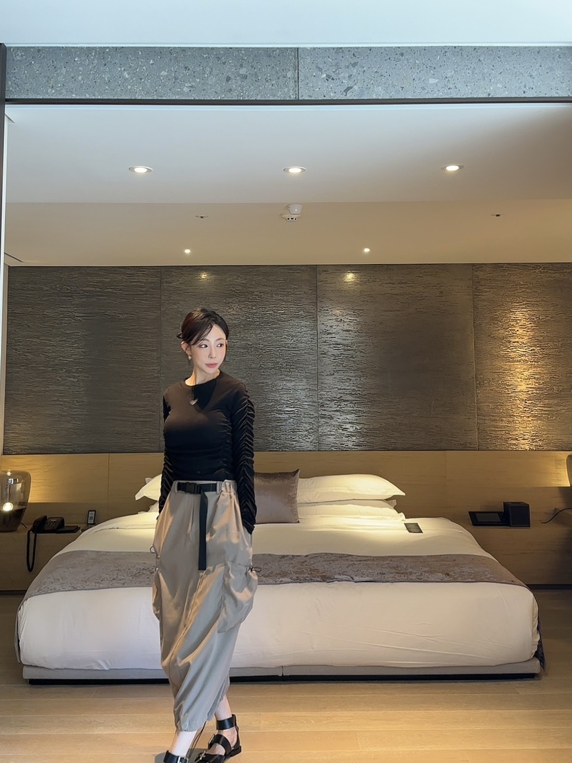 PALETTE-Q東大門㊣直郵女裝新品熱賣職業時尚推薦長袖T恤褶皺PALETTE長袖T恤