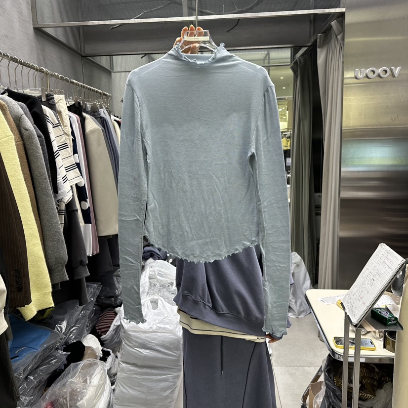 UOOV東大門㊣實拍女裝新品推薦人氣25秋冬時尚長袖T恤天絲寬松UOOV長袖T恤圖色3
