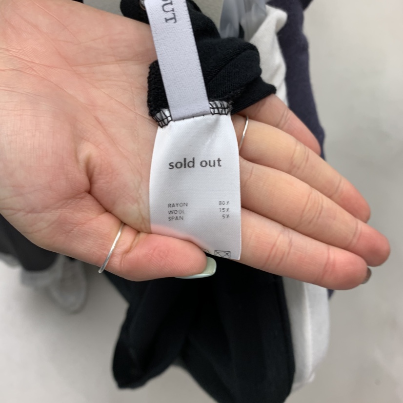 SOLD OUT韓國直郵㊣女裝新品真品時尚推薦職業25秋冬長袖T恤SOLD OUT長袖T恤