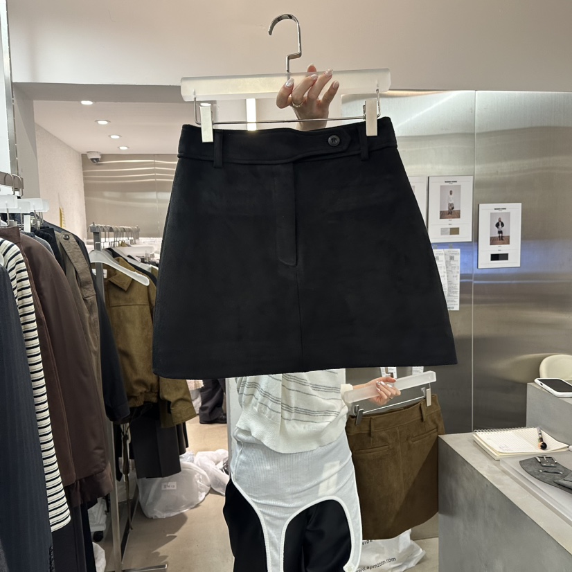 WEARABLE-L韓國代購㊣女士新品推薦真品25秋冬熱賣短裙絨面革WEARABLE短裙圖色2
