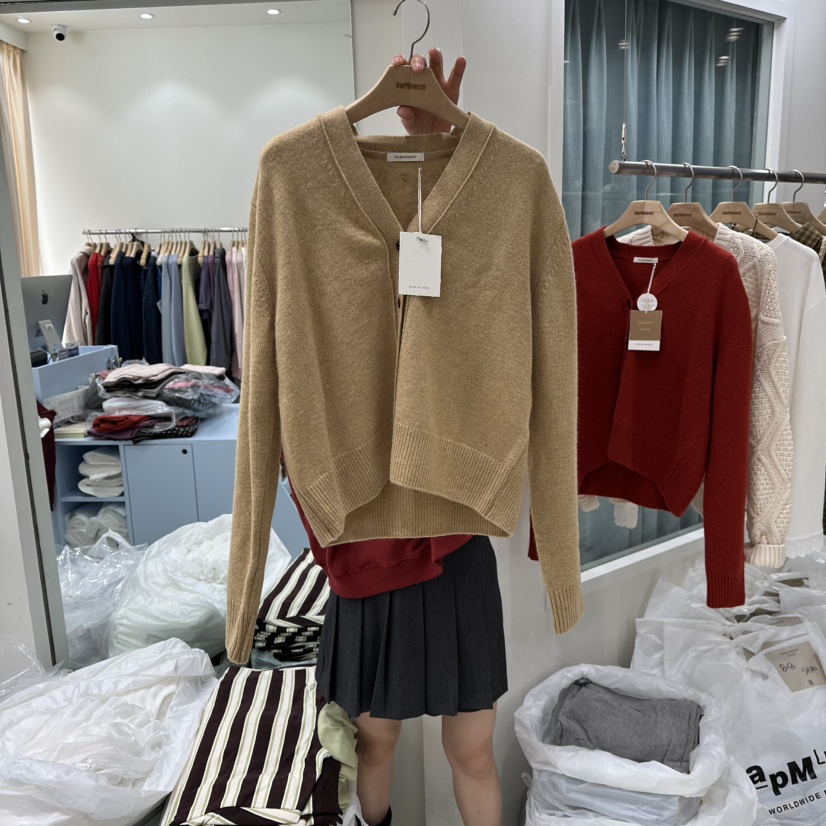 OURMOMENT東大門㊣直郵女裝新品熱賣休閑職業真品推薦針織衫OURMOMENT針織衫