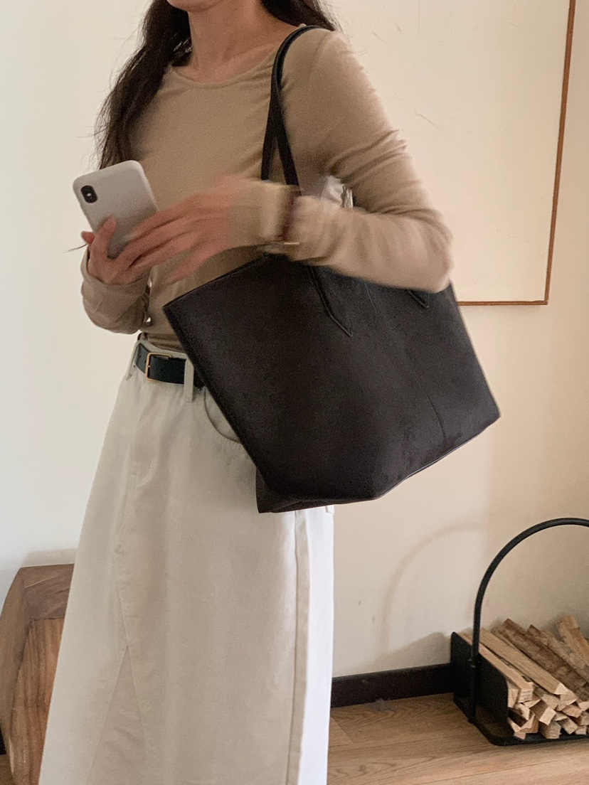 BLEECKER東大門㊣直郵女士新品休閑時尚推薦熱賣真品長袖T恤BLEECKER長袖T恤