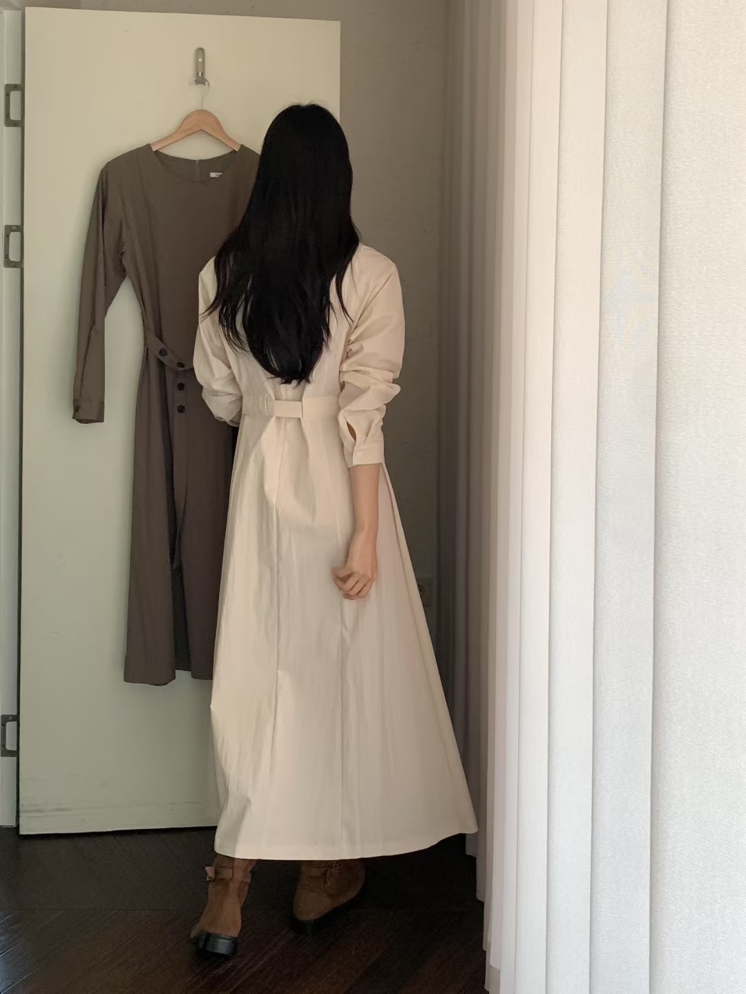 RENOUVEAU東大門㊣代購女裝新品推薦人氣熱賣時尚連衣裙含腰帶RENOUVEAU連衣裙