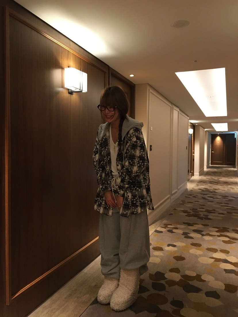 LOVE PULL東大門㊣代購女士新品職業襯衫蕾絲衫連帽衫刺繡格紋LOVE PULL襯衫/蕾絲衫
