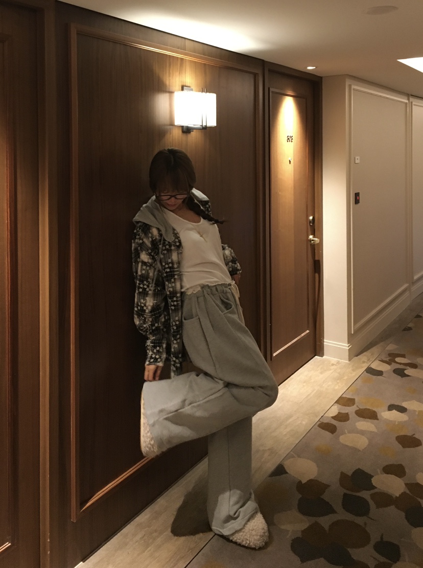LOVE PULL東大門㊣代購女士新品職業襯衫蕾絲衫連帽衫刺繡格紋LOVE PULL襯衫/蕾絲衫