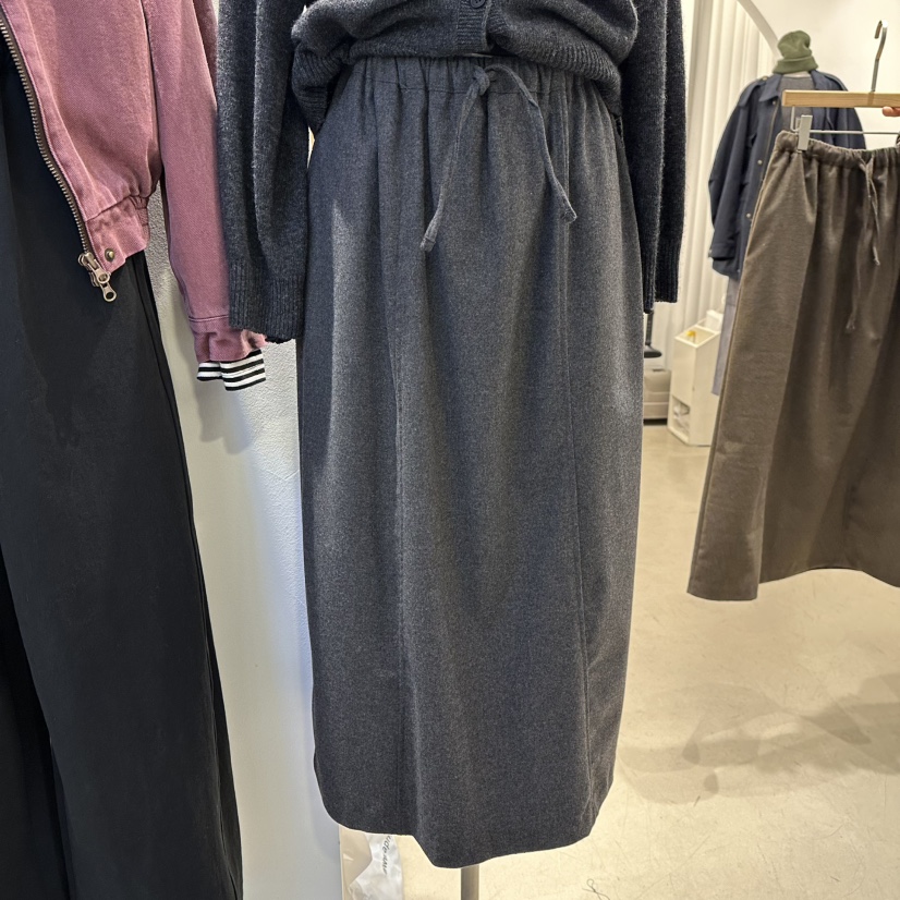 GOLDEN MARKET東大門㊣實拍女士新款25秋冬職業真品推薦長裙GOLDEN MARKET長裙圖色1