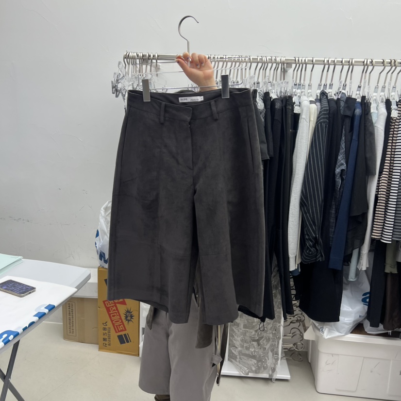 PADO韓國直郵㊣女裝新款推薦25秋冬職業休閑熱賣人氣短褲絨PADO短褲圖色1