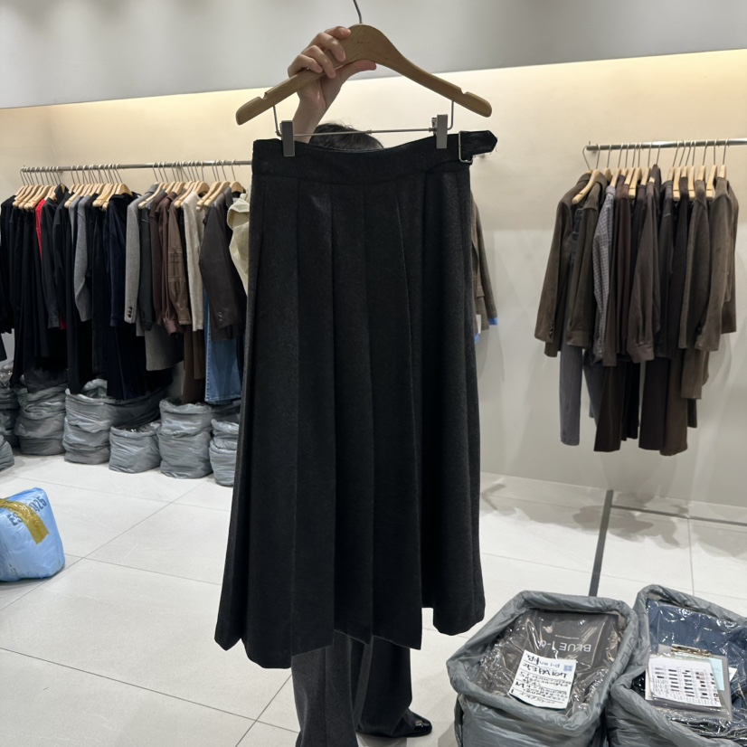 BLUEI-D東大門㊣代購女裝新品職業熱賣真品時尚休閑25秋冬長裙Blue i-d長裙圖色2墨色
