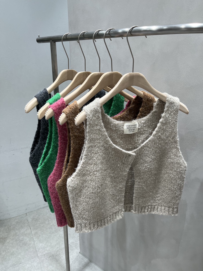 EVERCOMMERCE METICULOUSLY DESIGNED東大門㊣代購女士新款25秋冬馬甲羊駝EVERCOMMERCE馬甲