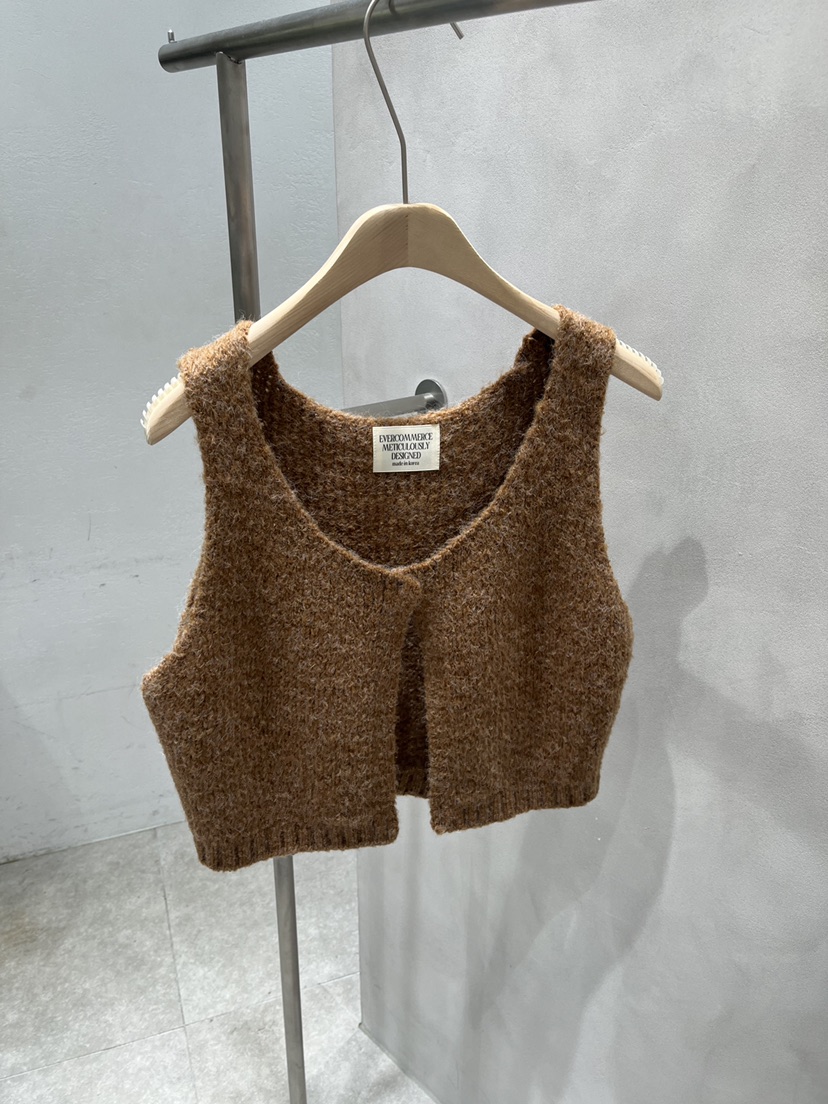 EVERCOMMERCE METICULOUSLY DESIGNED東大門㊣代購女士新款25秋冬馬甲羊駝EVERCOMMERCE馬甲圖色1