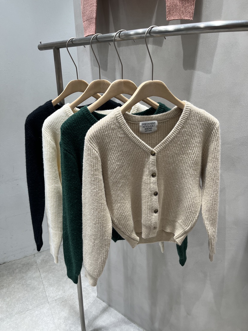 EVERCOMMERCE METICULOUSLY DESIGNED韓國直郵㊣女裝新品真品針織衫EVERCOMMERCE針織衫