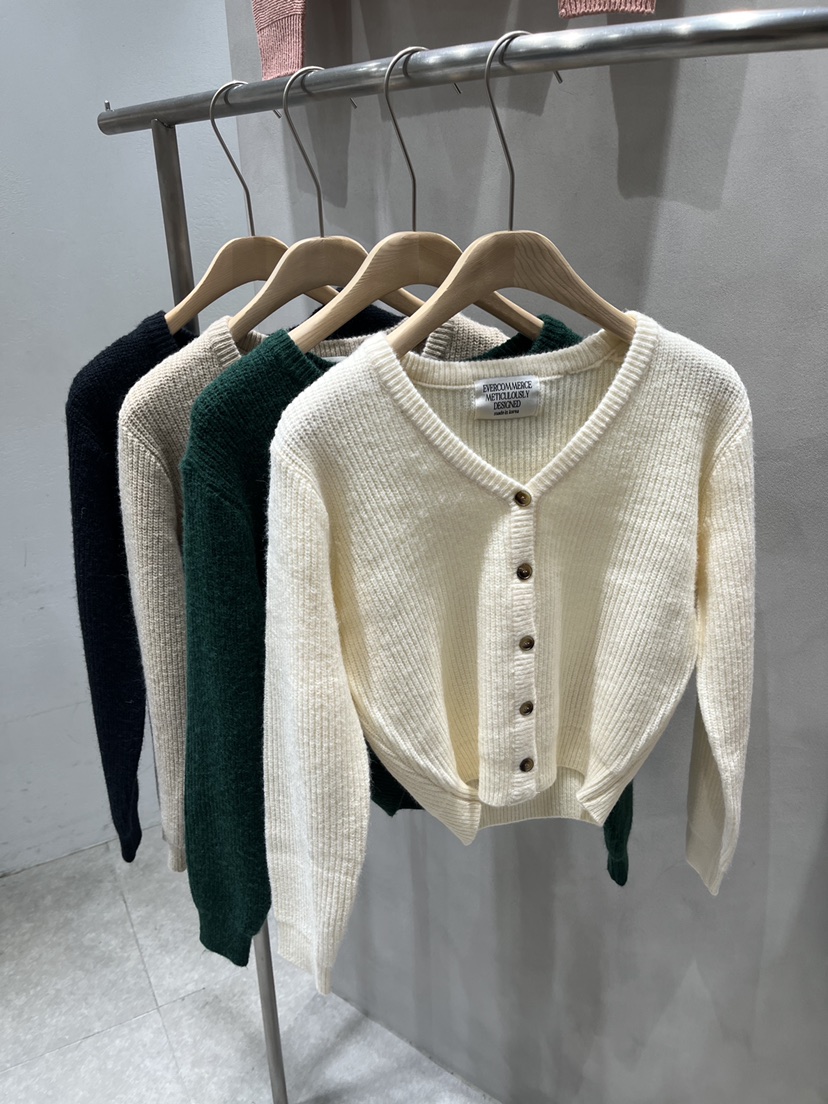 EVERCOMMERCE METICULOUSLY DESIGNED韓國直郵㊣女裝新品真品針織衫EVERCOMMERCE針織衫